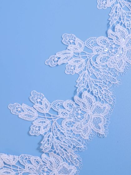 Ivory Floral Embroidered Lace Trim 11 cm / 4,3"