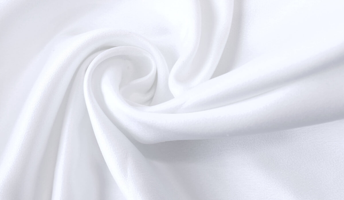 Are you in Love with Silk? Here’s Why it Makes a Perfect Wedding Dress